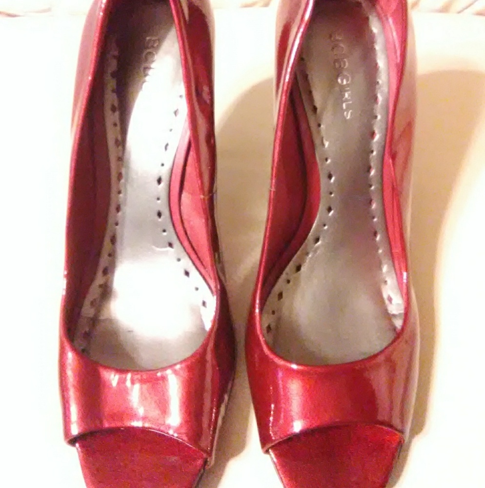 👠💟BCBG red high heels size 9
